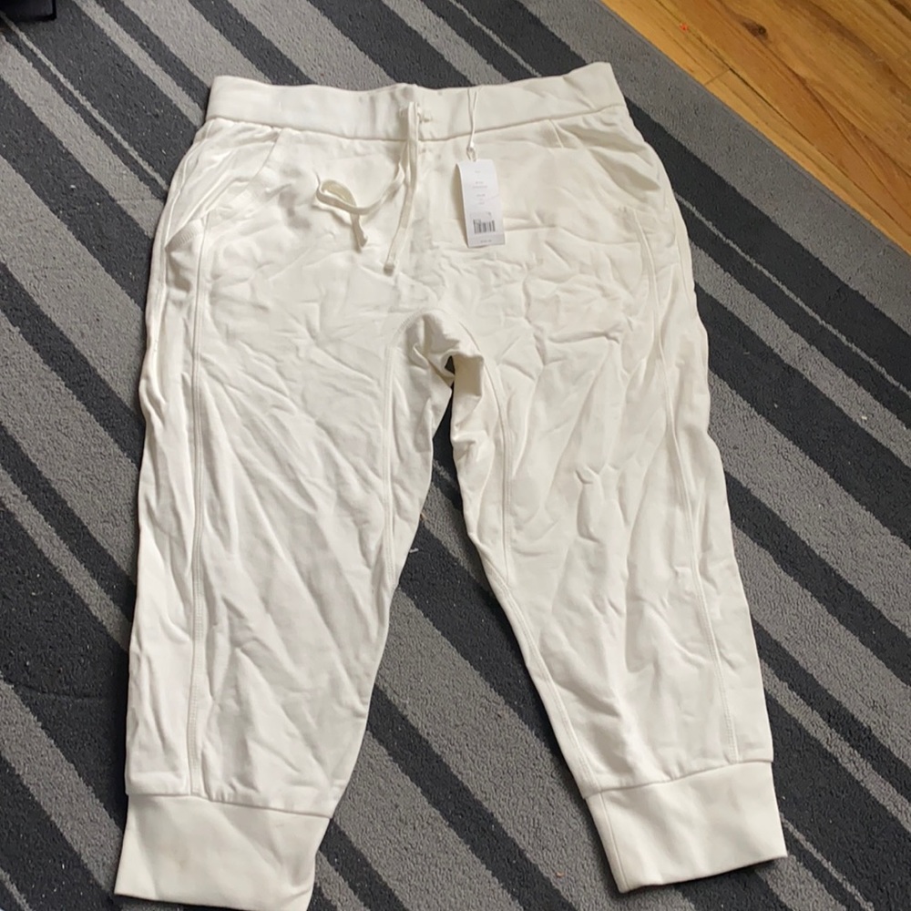 *BRAND NEW* Unworn Men’s Large Crop Sweatpants (Off-white) from Vince